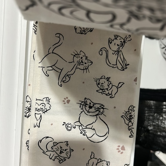 Set of 2 kitchen towels. DISNEY CATS! Ivory color - Picture 3 of 5